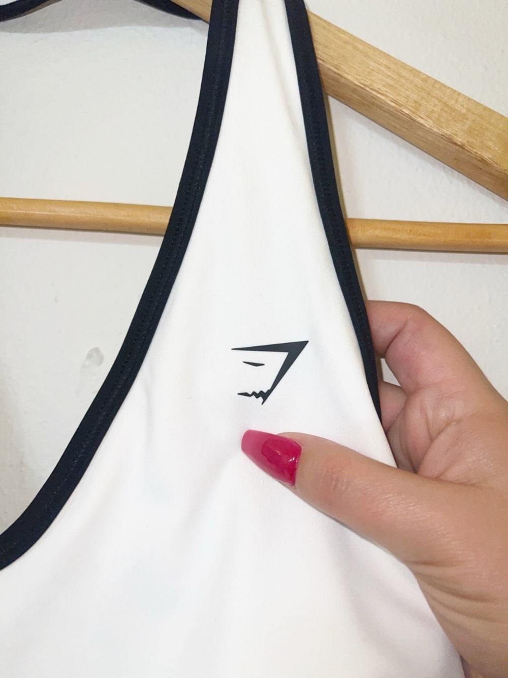 Gymshark white and black and white halter v neck women’s sports bra new - Picture 3 of 11
